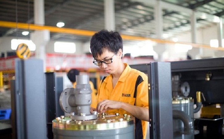 螺桿空壓機(jī)維修到底是采用哪種方式呢？